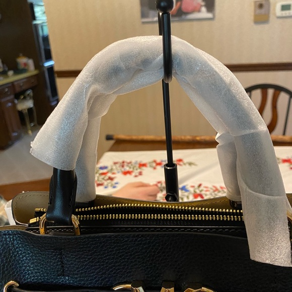 Michael Kors, black handbag new tags - Picture 11 of 14